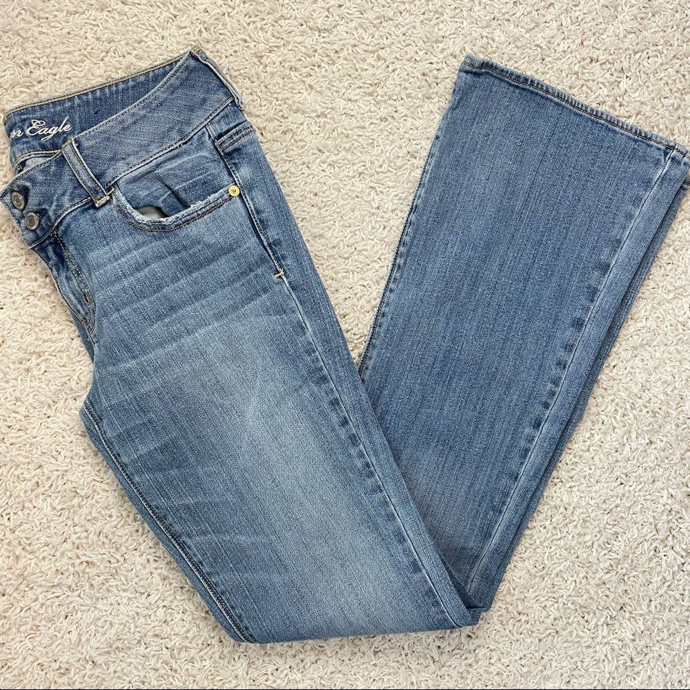 American Eagle Artist Light Wash Flare Jeans Size 10 Long
